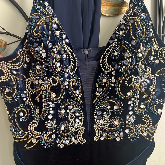 Betsy & Adam evening gown - Picture 2 of 5